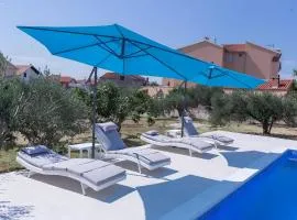 NEW! Pool Holiday House 2+1 in Vodice