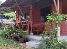 Adinda house อดินดาเฮาส์, hotel v destinaci Chiang Dao