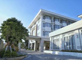 THE NAVY HOUSE HOTEL, hotel a Sattahip