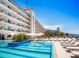 Bluesun Hotel Jadran، فندق في توسيبي