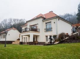 Völgy Villa, котедж у місті Зебеґийнь