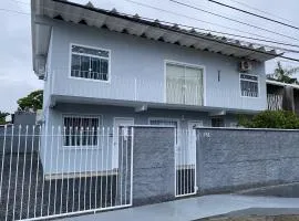 Casa temporada para grupos 10 Pessoas, prox. a vila Germânica Blumenau