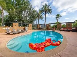 Tropical, Private, Heated pool, Petting zoo!