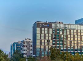 Radisson Blu Plaza El Bosque Santiago, viešbutis Santjage