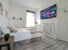 Inner-City Apartments - Basic Amenites, hotel in Cardiff