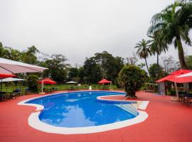 HOTEL TROPICAL IGUAZU, מלון ליד נמל התעופה הבינלאומי קטאראטאס דל איגואסו - IGR, פוארטו איגואסו