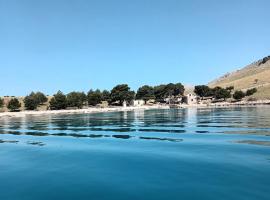 Secluded fisherman's cottage Cove Vrulje, Kornati - 22346، فندق في مورتير