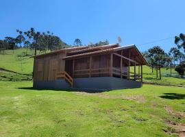 Casa de campo com deck e vista para as montanhas, ξενοδοχείο σε Sao Joaquim