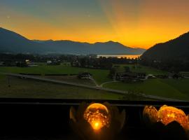 Apartment Sunset am Wolfgangsee, hotelli kohteessa Strobl