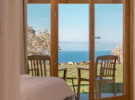 NEW SUITES SEA VIEW SARDINIA, Castelsardo, hotell i Castelsardo