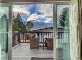 PeakView Lil Lux - Prime Spot King Hot Tub Views, khách sạn ở Colorado Springs