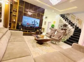 Luxury Fully Detached 3Bedroom Duplex