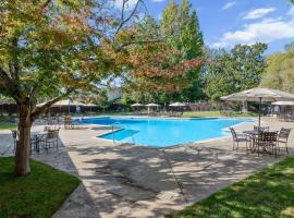 Napa Valley Golf View Condo in Silverado, Hotel in Napa