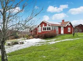 Cozy Home In Årjäng With Kitchen