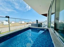 ¡A 3 minutos de la Playa! Hermoso Departamento de Estreno con Piscina y Parrilla, ξενοδοχείο σε Asia