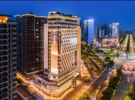 Atour Hotel Zhongshan North Station V-PARK Plaza