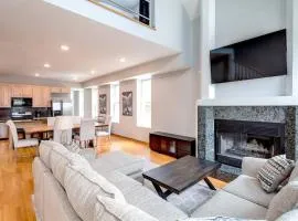 Stunning 2 Floor Penthouse Downtown