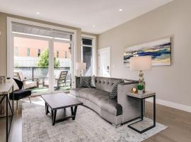 Stunning Duplex Condo #1 - Downtown River North, hotel em Chicago