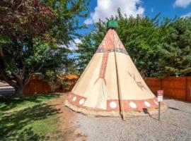 Moab RV Resort Glamping Tipi OKTP-52, khách sạn ở Moab