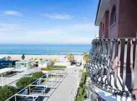 Hotel Trevi Riccione, in centro sul mare