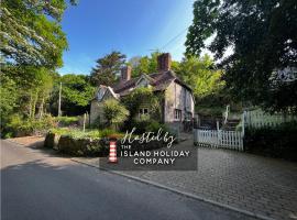 1 Apse Castle Cottage - Pet Friendly Cottage in Shanklin, hotel en Shanklin