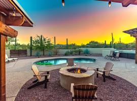 Peaceful Desert Retreat - Stunning Views - Pool Spa, Backyard, Music - Tucson !، فندق في توسان