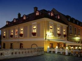 Offi Haz Hotel, hotel u gradu 'Eger'