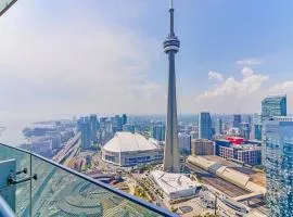 Presidential 2+1BR Condo, Entertainment District (Downtown) w/ CN Tower View, Balcony, Pool & Hot Tub