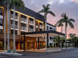 Courtyard by Marriott - Naples