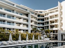 THE FLAG HOTEL Marbella, Estepona Adult Recommended, hotel di Estepona