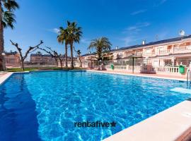 rentafive Piscina Urbanización Terraza，聖波拉的飯店