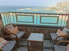 Charming Seaview Condo in Gleem G10, hotell i Alexandria