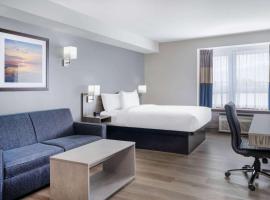 Microtel Inn & Suites by Wyndham Kanata Ottawa West, hotelli kohteessa Kanata