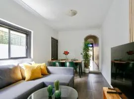 Affordable 2 Bedroom House Surry Hills 2 E-Bikes Included