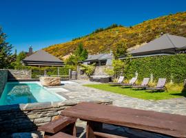 Valley Villa - Cardrona Holiday Home، فندق في Cardrona