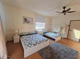 UniVilla- Ideal Family Home for 18pax, хотел в Гелугор