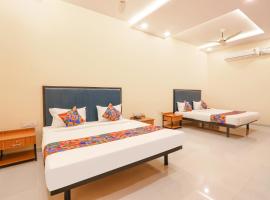 FabHotel Mint Park - Nr NMIMS College, hotel in Hyderabad