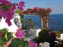 casa dei cento scalini, hotel en Panarea