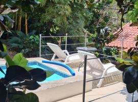 Jungle Beach Bungalow with AC & Fiber optic, hotell sihtkohas Puerto Viejo