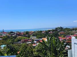 Casa Grande con Vista al Mar!, hotell sihtkohas Puerto Limón