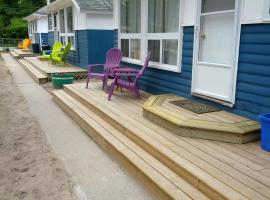 Wu Wu's Cabins, hotelli kohteessa Wasaga Beach