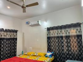 King Sized Bedroom & Kitchen for Decent Couples & Families, hótel í Mysore