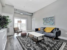 High-end condo downtown Kingston near RMC Queens, hotell i Kingston