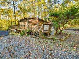 Stanardsville Cabin Rental about 24 Mi to Shenandoah!, hotel en Stanardsville