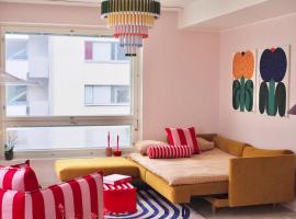 Candy-Colored Two-Room Condo with Sweet views, готель у Гельсінкі