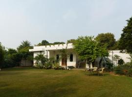 Luxury Villa with Swimming Pool, hotel in Jaipur