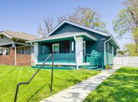 1925 Bungalow-Style Home about 2 Mi to Downtown Indy!, hotell i Indianapolis