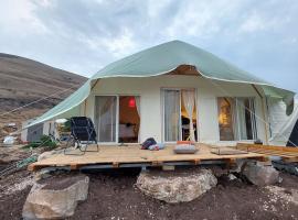 Eco house on the mountain، فندق في يفنيئيل