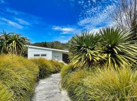 Sailor's Cottage- Stay Waiheke, hotel pogodan za kućne ljubimce u gradu Blackpool