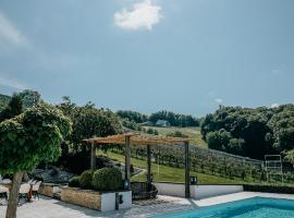 Weingut Holler Chalet Weingarten, cabin in Spielfeld